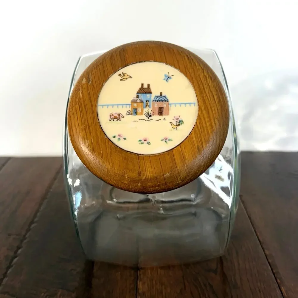 Vintage Heartland International Glass Canister with Wooden Lid